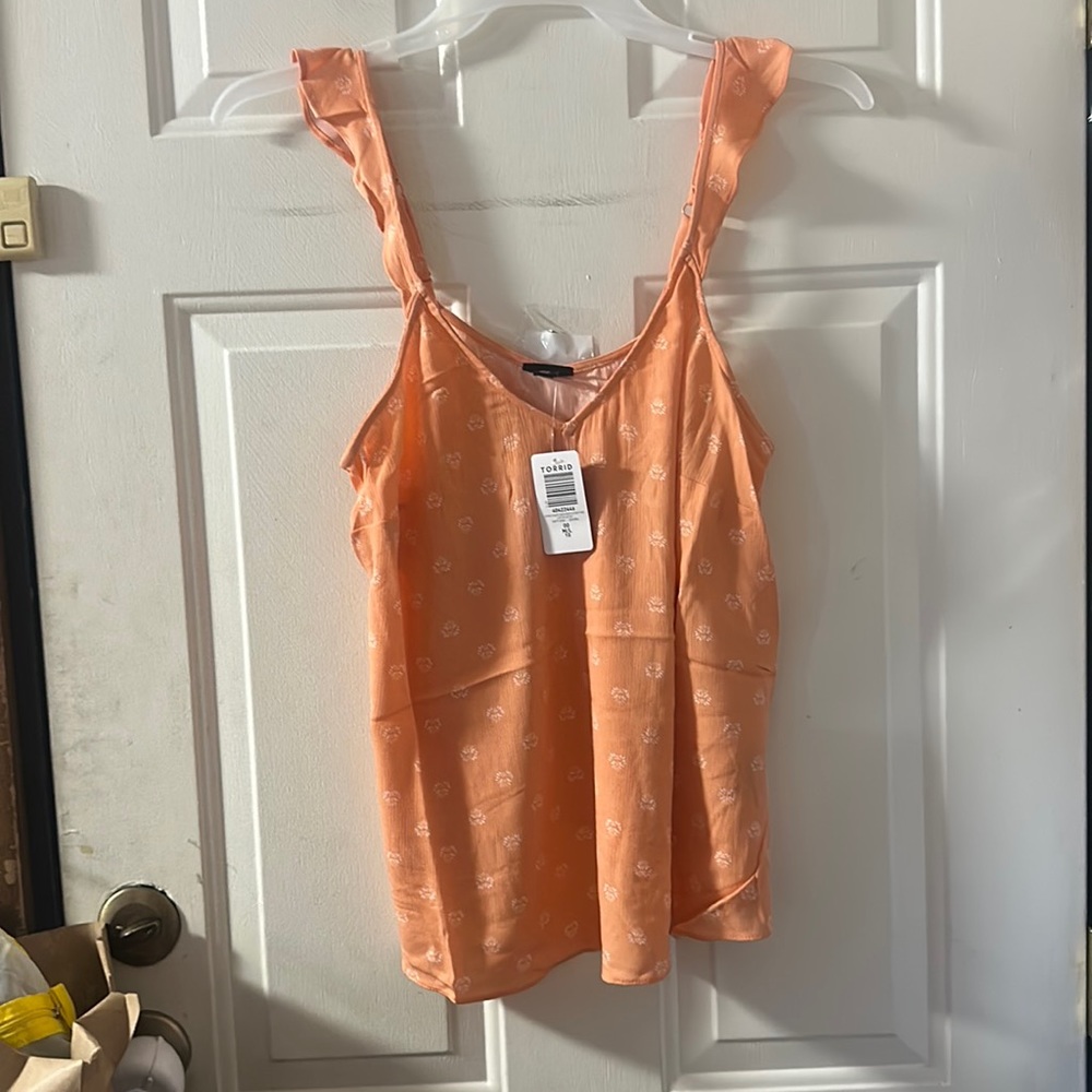 TORRID Crinkle Gauze V-Neck Ruffle Strap Tank: PEACH: NEW WITH TAGS: 00 (M/L)